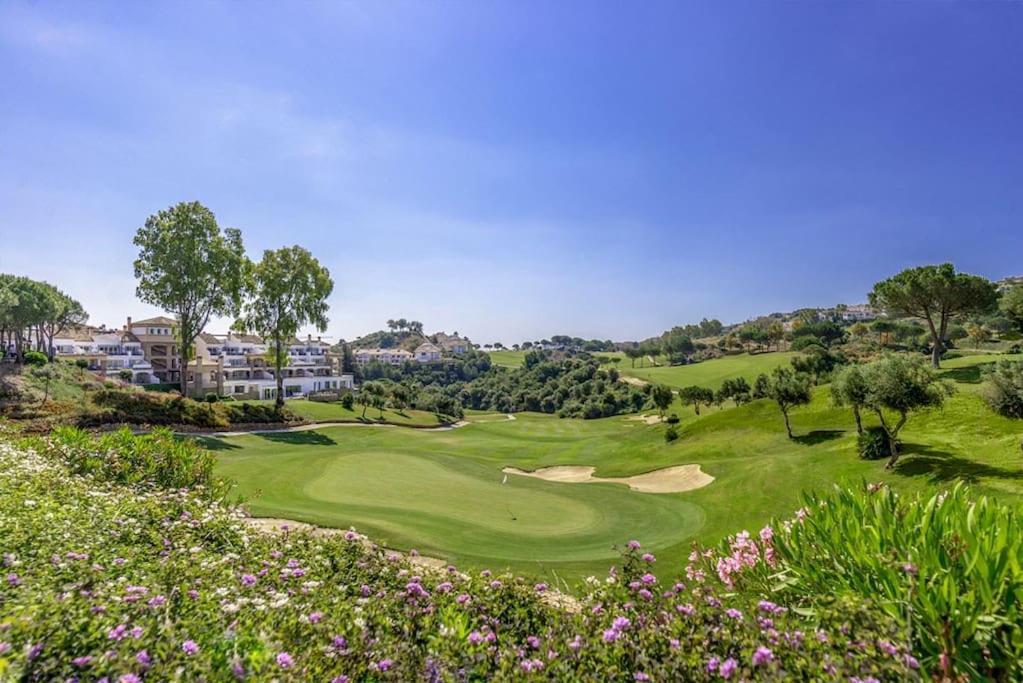 Harmony Golf Apartment Malaga Exterior photo